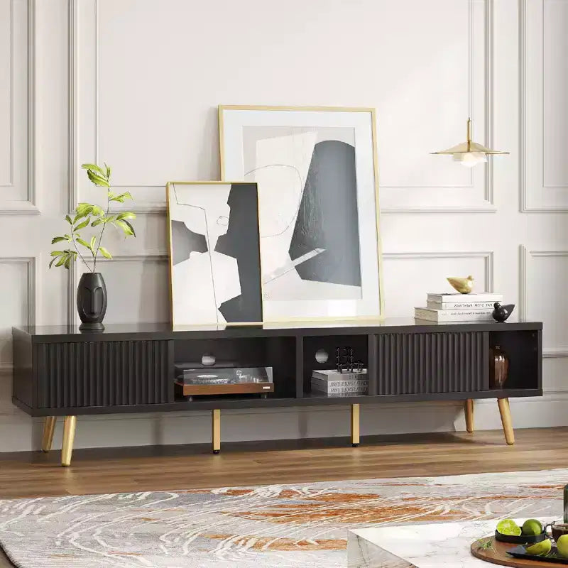 Meuble TV moderne de 71 pouces pour téléviseurs de 75/80 pouces avec portes coulissantes cannelées, meuble de divertissement laqué brillant avec rangement pour salon, gestion des câbles