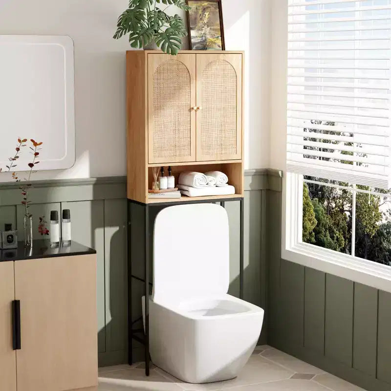 Meuble de rangement au-dessus des toilettes, organisateur de salle de bain vert sauge au-dessus des toilettes avec portes en rotin arquées, étagère autoportante peu encombrante