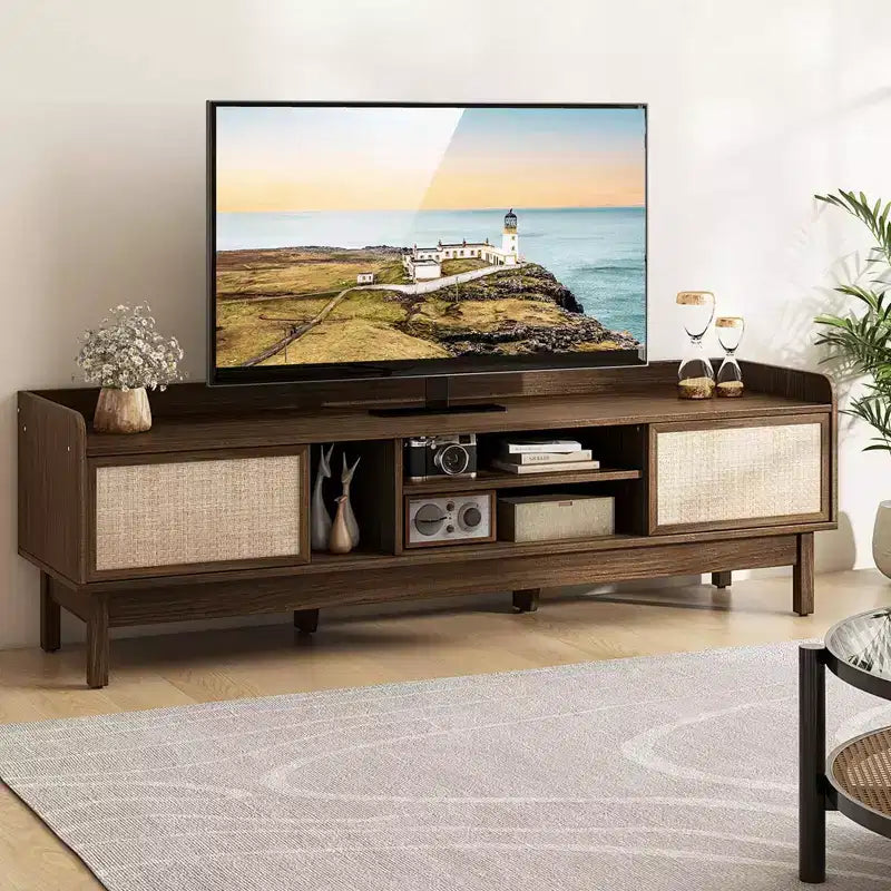 Meuble TV en bois pour téléviseurs jusqu'à 65 pouces avec rangement, étagère réglable et portes coulissantes Noyer